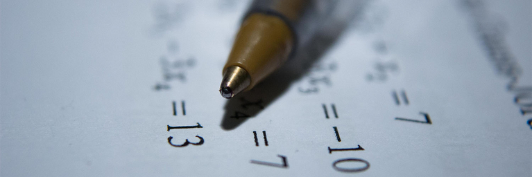 Mathematische Problemlösestrategien Stift auf Papier
